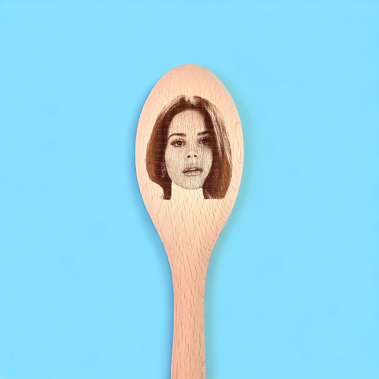 Lana Del Reys Gesicht auf einem Holzlöffel, Lustige Lana Del Ray Geschenkidee Sommerzeit Traurigkeit Geburtstag, Koch Koch Lustiges Einweihungsgeschenk